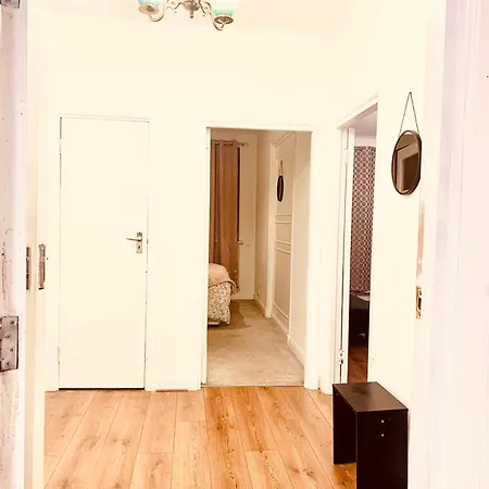 Cosy 2 Bedroom Apartment In Swiss Cottage. Londres Exterior foto