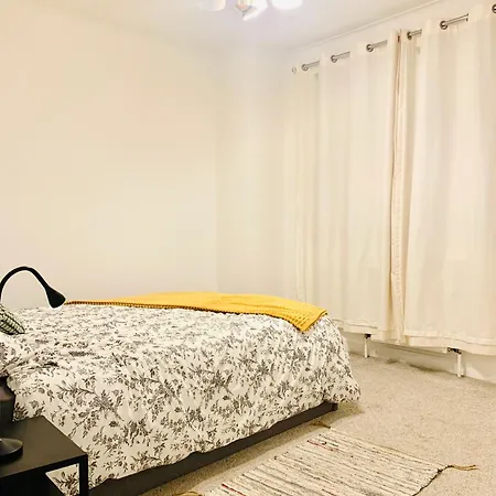 Cosy 2 Bedroom Apartment In Swiss Cottage. Londres Exterior foto