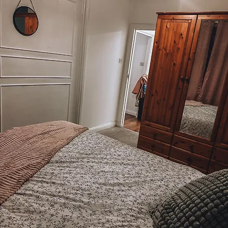 Cosy 2 Bedroom Apartment In Swiss Cottage. Londres Exterior foto